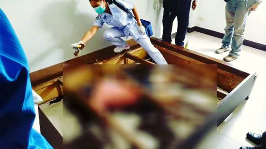 รวบ 2 โจ๋ ฆ่าสาวประเภทสองหมกใต้เตียง รับโมโหถูกขอมีเพศสัมพันธ์ 