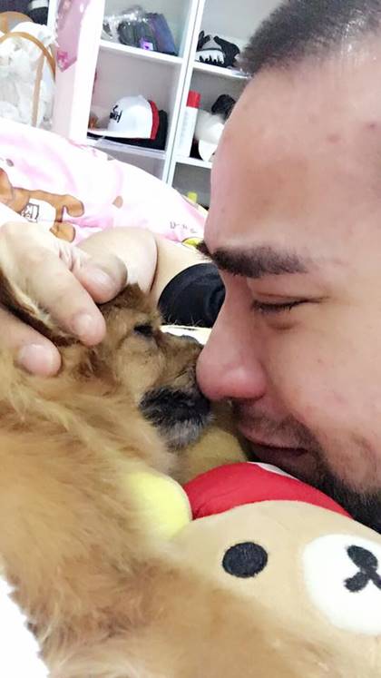 หนุ่มเศร้าสุนัขที่รักจากไป