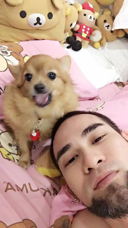 หนุ่มเศร้าสุนัขที่รักจากไป