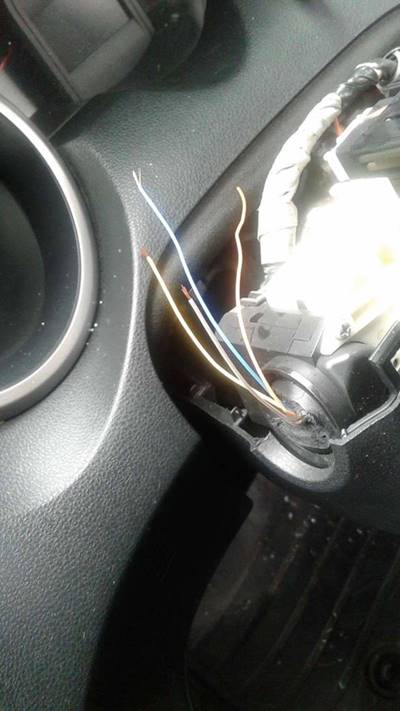 หนุ่มอาฆาตแค้น โดนแฟนบอกเลิก สาดน้ำกรดใส่รถ