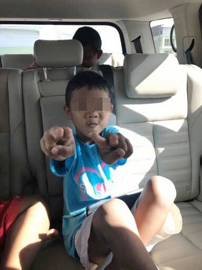  รถโรงเรียนลืมเด็ก ป.1 ไว้ในรถ