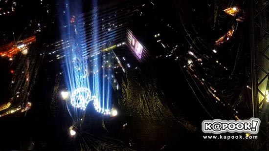 สุดวิจิตร...โรงพยาบาลศิริราช จัดแสดงแสง สี สื่อผสม ร.๙ แสงนำใจไทย