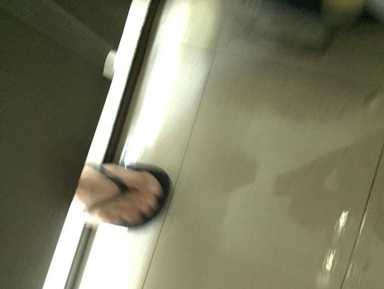 หนุ่มโพสต์เตือนภัยหลังเข้าห้องน้ำ