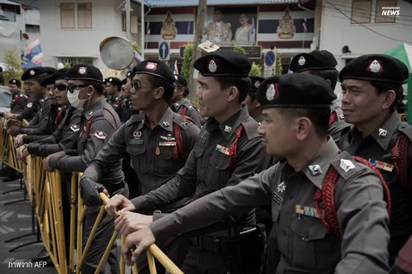 ห้ามตำรวจสวมแว่นตาดำ