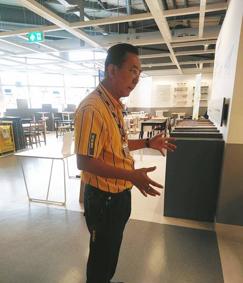 ลุงดม พนักงานอิเกีย