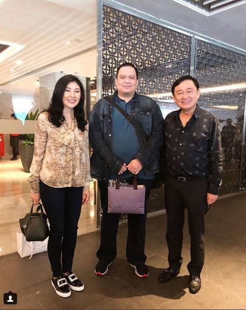 ไผ่ วันพ้อยท์ แชะภาพคู่ทักษิณ - ยิ่งลักษณ์