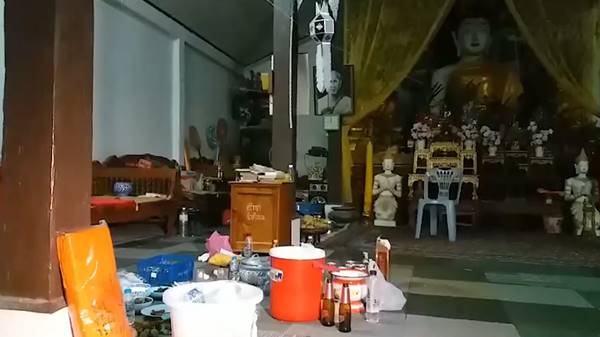 เจ้าอาวาสก๊งเหล้าสีกา