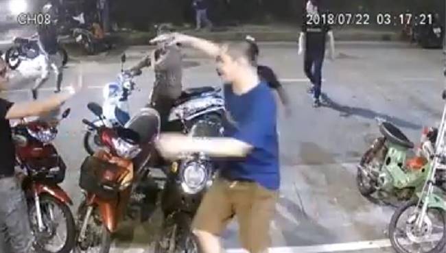 มือปืนลั่นไกจอหัวหนุ่มร่วงคาที่