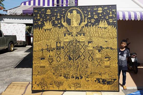 น้องอามานี่ ลูกศิษย์ อ.เฉลิมชัย จรดปลายปากการังสรรค์ภาพวาด ร.9 สุดวิจิตร