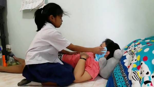 วอนช่วย เด็กหญิง 9 ขวบ ดูแลตายาย-แม่ป่วยเป็นอัมพาต ขอโอกาสเรียนหนังสือ