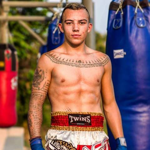 สลด ! นักมวยฝรั่งฉายาจอมเซิ้งเป็นลมแดด วูบขณะวิ่งรีดน้ำหนัก เสียชีวิตคาที่