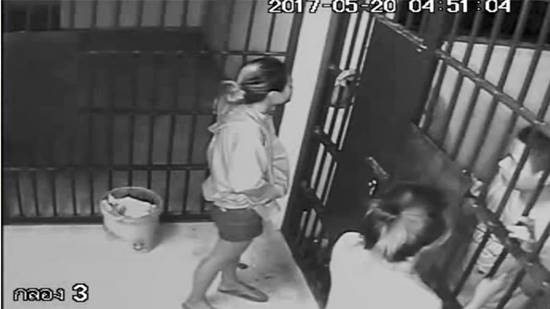 สั่งเด้งสิบเวรพ้นราชการ หลังเปิดประตูห้องขังให้แฟนเยี่ยม 