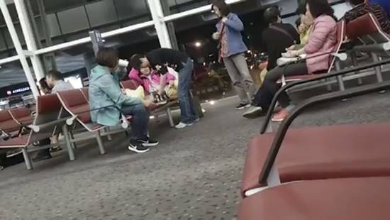 ต้มบะหมี่กลางสนามบิน