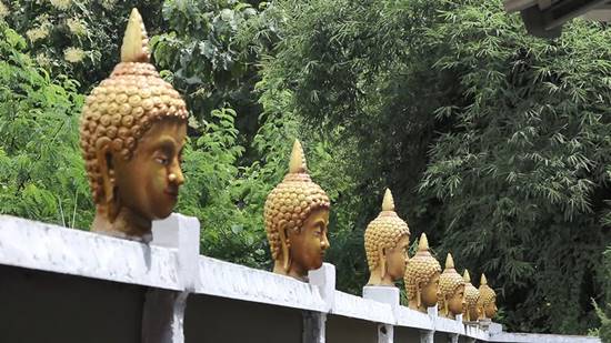 ยอมรื้อเศียรพระ