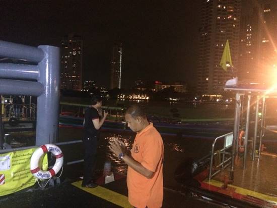 เกิดเหตุเรือด่วนเจ้าพระยาเฉี่ยวชนกับเรือโดยสาร