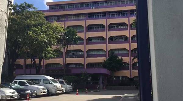 ลิฟต์ ทับคน