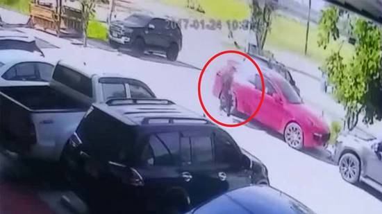 มือปืนเหิม บุกยิงนักธุรกิจชาวอังกฤษดับคารถหรู หน้าสปอร์ตคลับชลบุรี