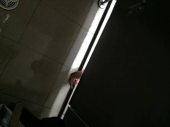 หนุ่มโพสต์เตือนภัยหลังเข้าห้องน้ำ