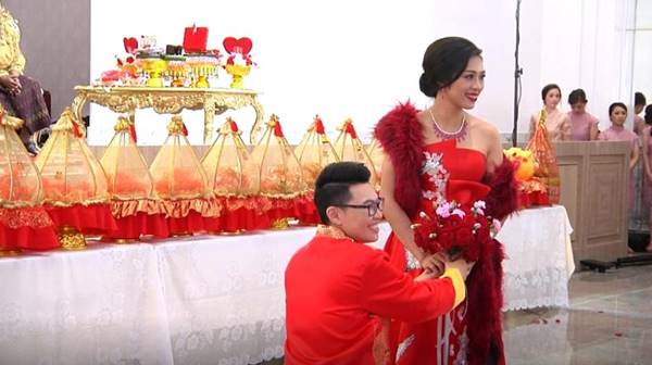  สาวหล่อ หอบสินสอด 1.5 ล้าน