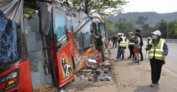 รถทัวร์มรณะ 