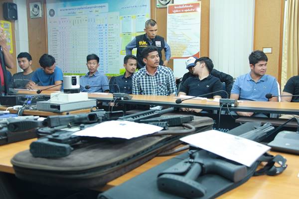 ยิงปืนฉลองงานแต่ง