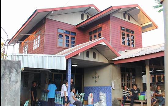 หนุ่มสวนยาง น้อยใจ ห้ามเมียสักคิ้ว แต่ไม่ฟัง ซดยาฆ่าแมลงดับ