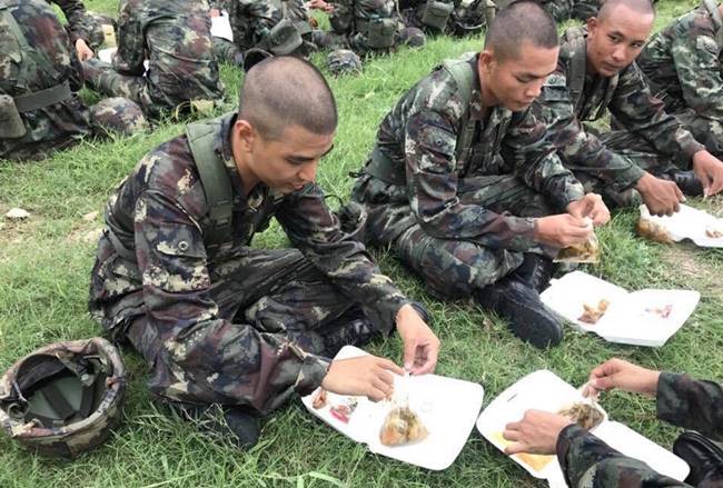 ไอติม พริษฐ์ 