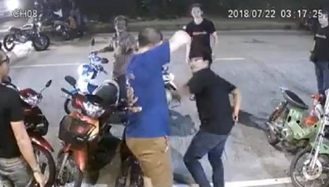 มือปืนลั่นไกจอหัวหนุ่มร่วงคาที่