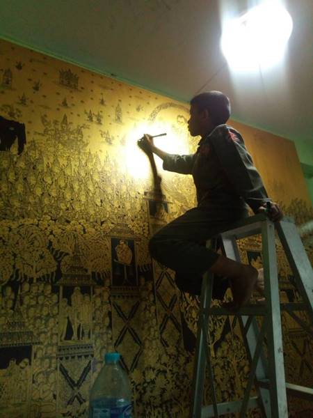 น้องอามานี่ ลูกศิษย์ อ.เฉลิมชัย จรดปลายปากการังสรรค์ภาพวาด ร.9 สุดวิจิตร