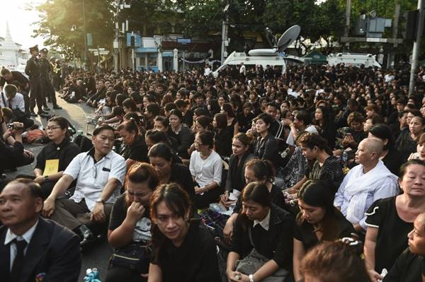 ภาพชุดประวัติศาสตร์ 14 ตุลาคม 2559 พระราชพิธีเคลื่อนพระบรมศพพ่อหลวงของชาวไทย