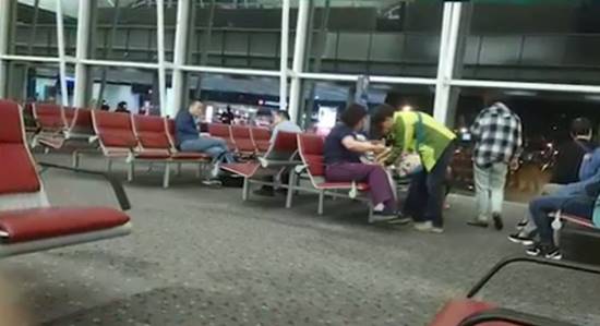 ต้มบะหมี่กลางสนามบิน