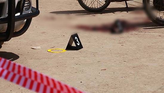 คนร้ายจี้รถขนเงิน ดวลปืนสนั่น 