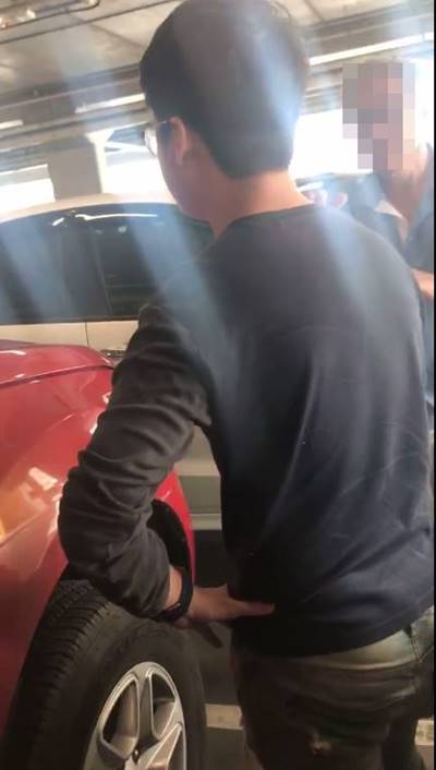  ขับเลยที่จอดให้คนวิ่งมาจอง