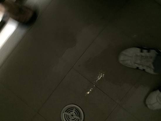 หนุ่มโพสต์เตือนภัยหลังเข้าห้องน้ำ