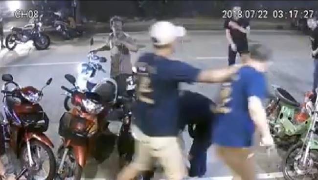 มือปืนลั่นไกจอหัวหนุ่มร่วงคาที่