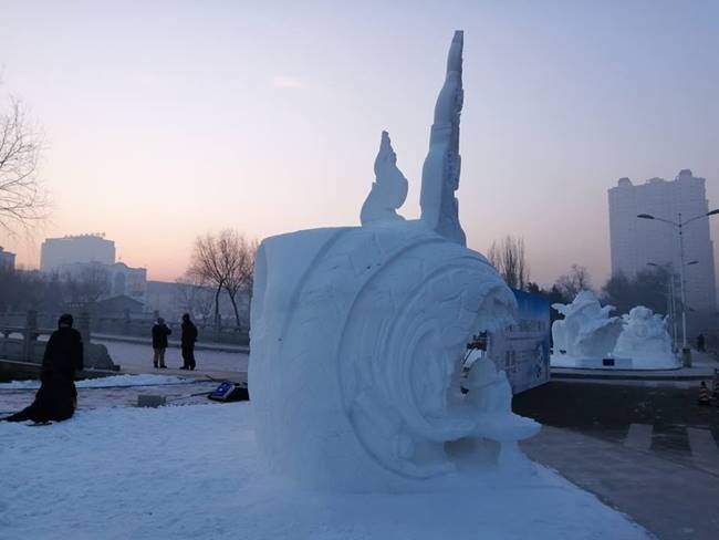 แกะสลักน้ำแข็งหิมะ