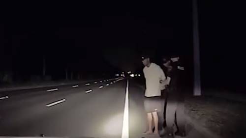 เผยคลิปนาทีจับกุม ไทเกอร์ วูดส์ เดินสะลึมสะลือ ถูกใส่กุญแจมือพาขึ้นรถตำรวจ