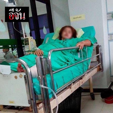 2 แม่ลูกเอาน้ำมันร้อน ๆ ราด 