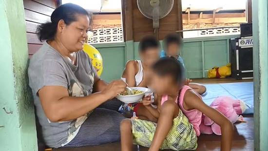 แม่สุดแกร่ง