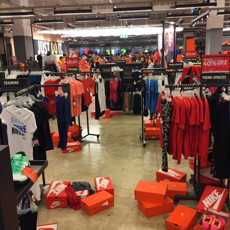 เปิดสภาพรองเท้าดัง