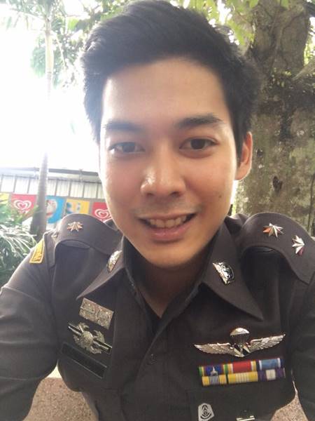 คุณตำรวจสุดหล่อ