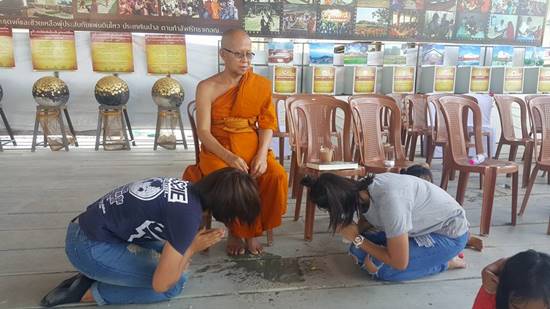 สาวพลัดพรากจากพ่อ มาทำบุญสุดดีใจเจอเป็นพระ..นี่คือ 16 ปีที่รอคอย