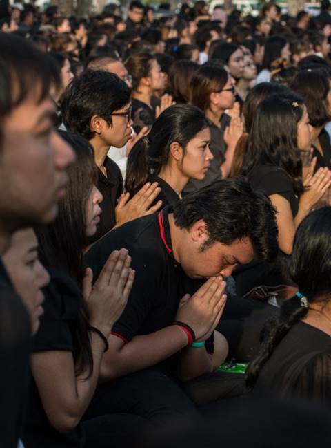 ภาพชุดประวัติศาสตร์ 14 ตุลาคม 2559 พระราชพิธีเคลื่อนพระบรมศพพ่อหลวงของชาวไทย