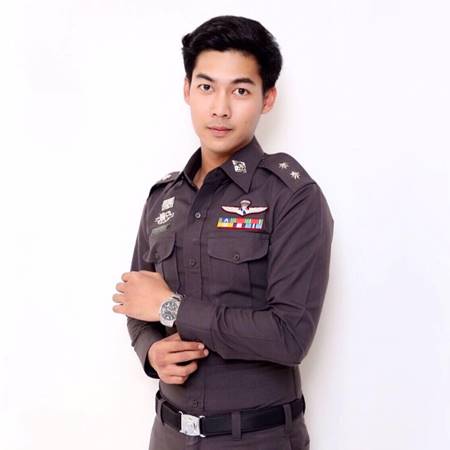 คุณตำรวจสุดหล่อ