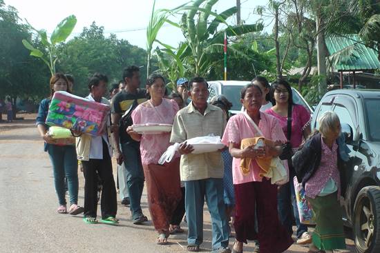 คู่รักตาบอดแต่งงานชื่นมื่น