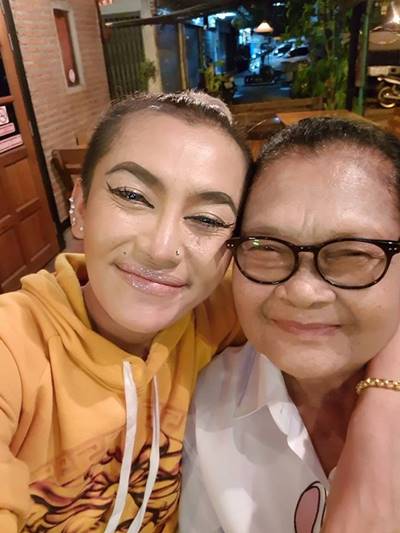 หงส์ น้องสาวเสก 