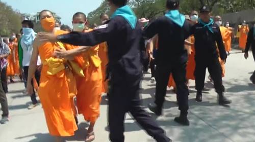 นายกฯ ไม่เลิก ม.44 คุมวัดพระธรรมกาย-ถามพระเอาผ้าปิดจมูกเหมาะสมหรือไม่