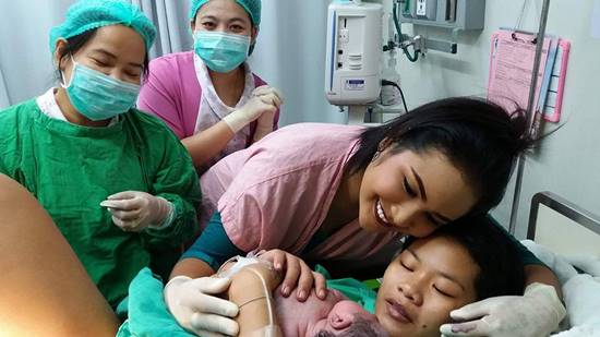 คลอดแล้ว ! ทอมท้องกับกะเทย