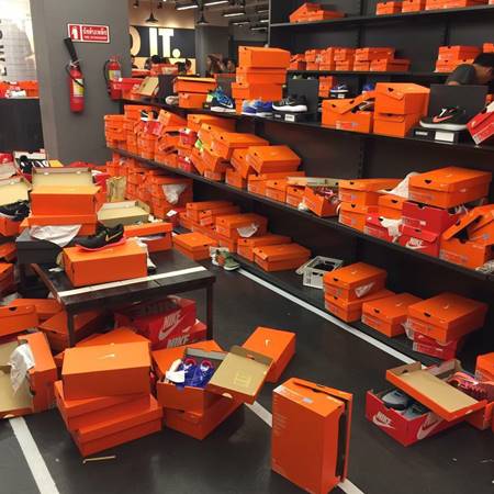 เปิดสภาพรองเท้าดัง