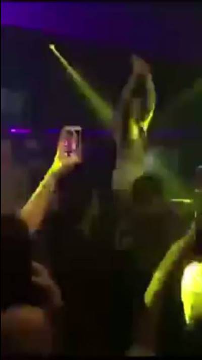 ใบเตย เพลงที่มีงู โดนปาน้ำแข็งใส่หน้า